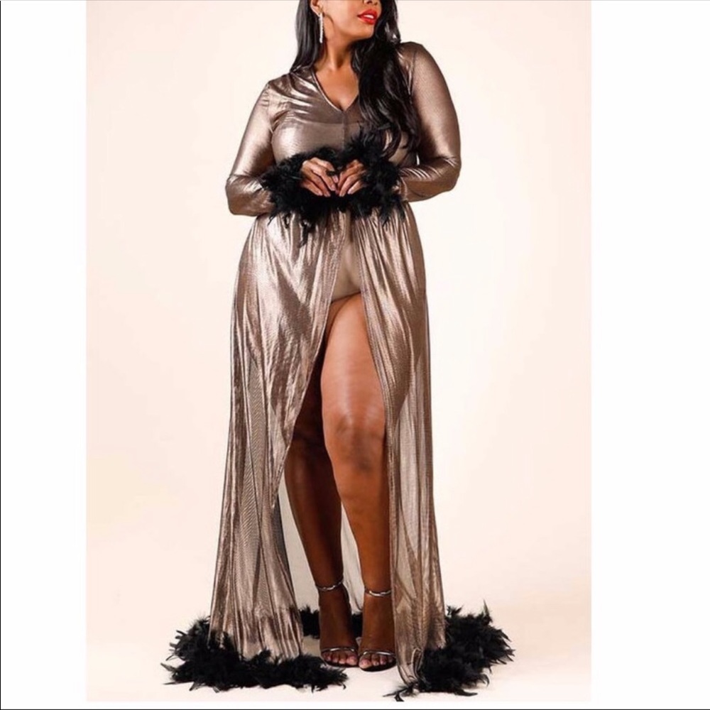 Plus Size Black Feather  Dressing Robe